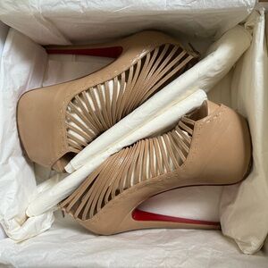 Super RARE Christian Louboutin Zoulou Kid Strappy Heels
